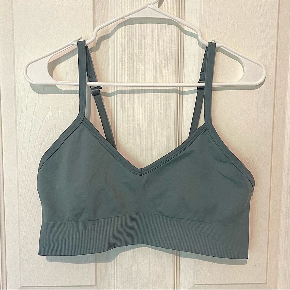 Lululemon athletics Sage Green Sports Bra with Clasp Straps